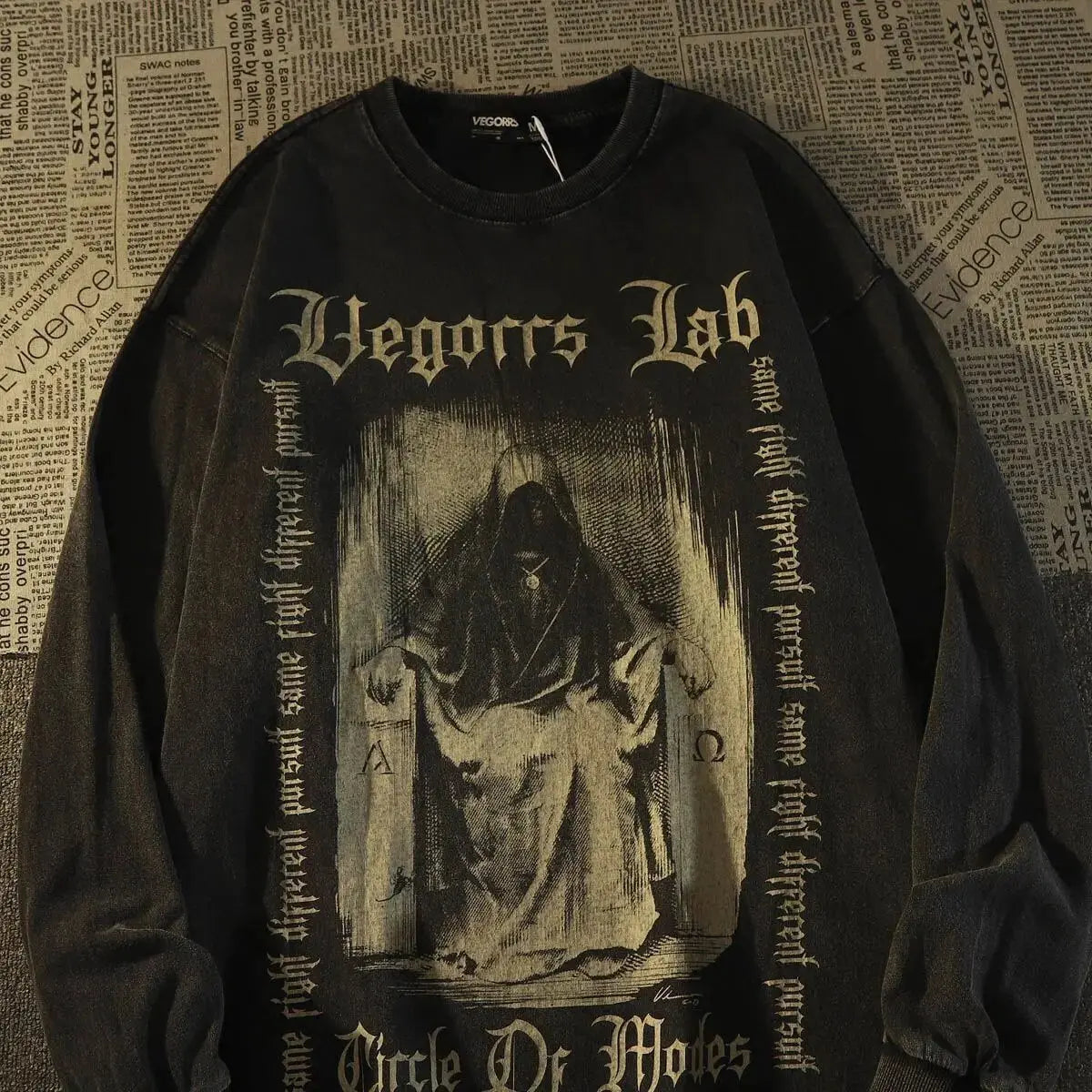 Dark Punk Goth Graphic Print Sweatshirt Mens O-neck Oversized Pullover Hip Hop Streetwear Y2K Tops Winter Clothes Harajuku 2022 Daulet Apparel