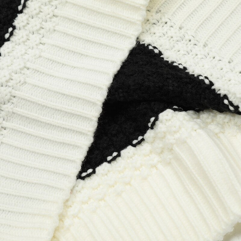 "Black & White" Unisex Men Women Streetwear Graphic Sweater Daulet Apparel